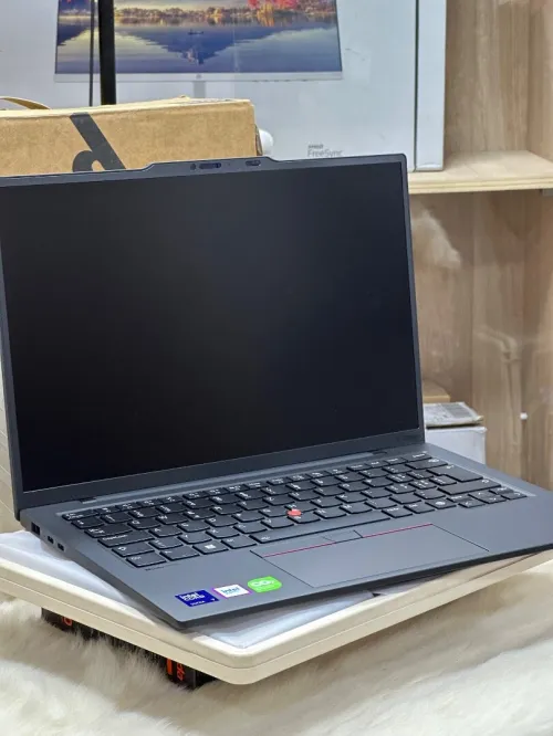 LENOVO THINKPAD X1 CARBON GEN 12 ULTRA 7 155U 32GO DDR5X 512GO SSD NEUF SOUS EMBALLAGE 