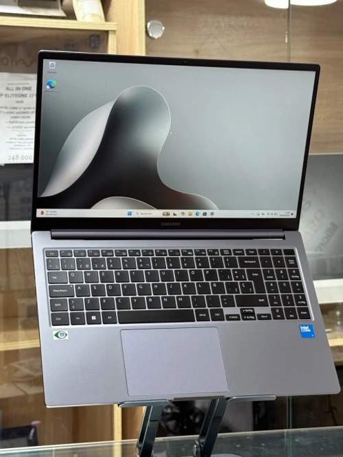SAMSUNG GALAXYBOOK 750XFG INTEL CORE 7 150U 16GO 512GO SSD NVME