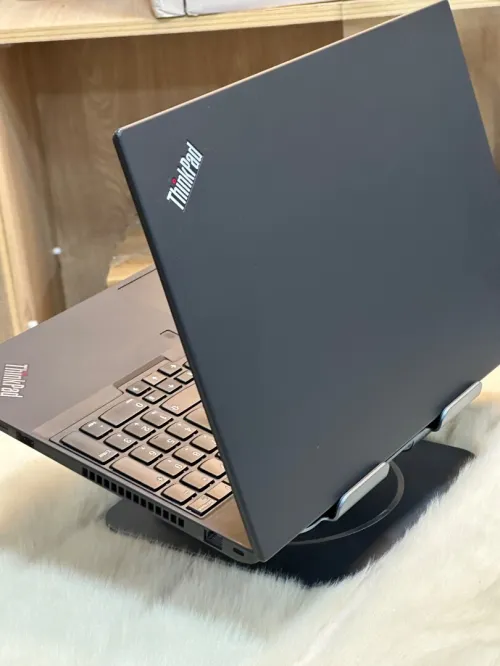 LENOVO THINKPAD P15s I5 VPRO 10310U 16GO 512GO SSD NVIDIA QUADRO P620 4GO 