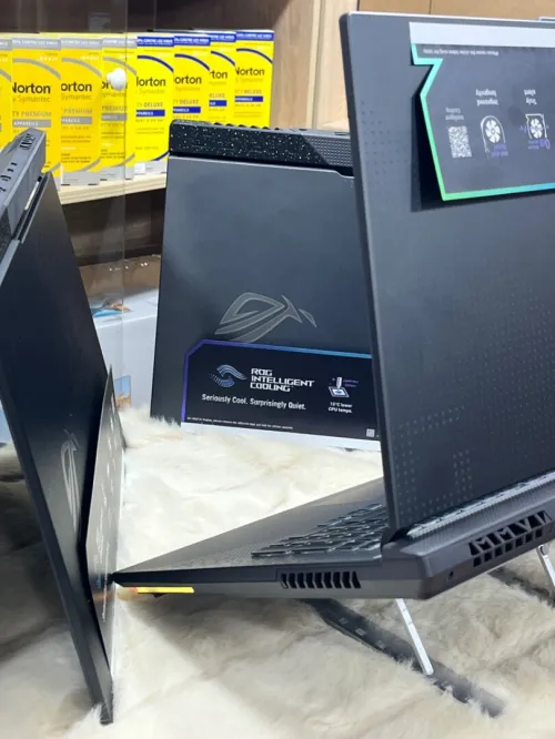 ASUS ROG STRIX G17 ECRAN 17.3" FHD LED IPS 144HZ 3MS RYZEN 9 7940HX 32GO 1TO SSD RTX4070 8GO WIN 11
