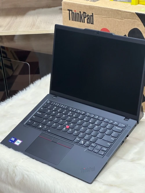 LENOVO THINKPAD T14 GEN 6 AMD RYZEN 7 PRO 8840U 32GO DDR5X 512GO SSD NEUF SOUS EMBALLAGE 