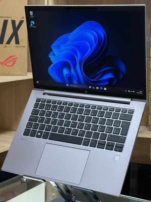 HP ZBOOK FIREFLY 14 G10 AMD RYZEN 7 PRO 7840HS 32GO 1TO SSD