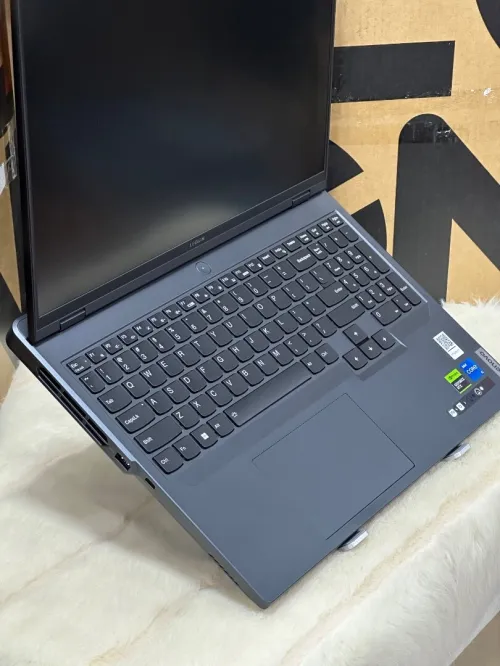 LENOVO LEGION PRO 5 16IRX8 I5 13500HX 16GO 512GO SSD NVIDIA GEFORCE RTX4050 6GO NEUF SOUS EMBALLAGE 
