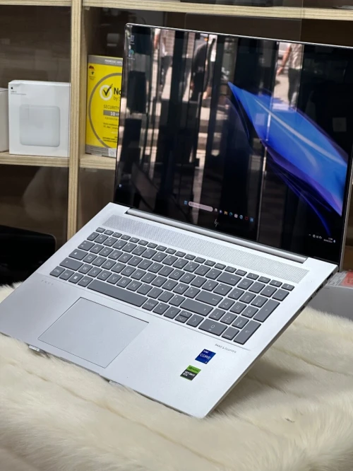 HP ENVY 17 CW0XXX I7 1355U 16GO 512GO SSD NVIDIA GEFORCE RTX3050 4GO GDDR6 17.3 NEUF