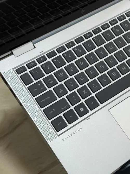 HP ELITEBOOK X360 830 G8 I7 1185G7 32GO 512GO SSD TACTILE X360