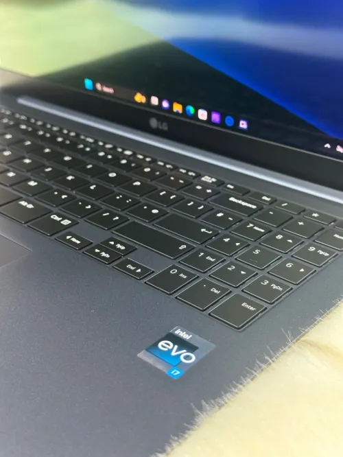 LG GRAM 15Z90RT I7 1360P 16GO 1TO SSD NVME OLED