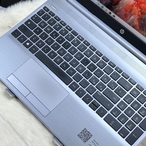 HP 255 G8 AMD RYZEN 7 5700U RAM 16 GO 1000GO SSD AMD RADEON GRAPHIC ECRAN 15.6" FULL HD 1080P WIN 11