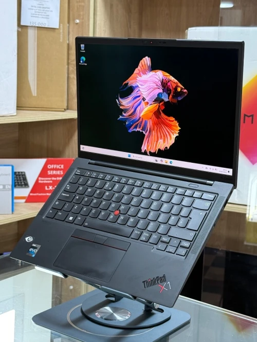 LENOVO THINKPAD X1 CARBON GEN 10 INTEL CORE I7 EVO 1260P 32GO 1TO SSD 3K OLED 