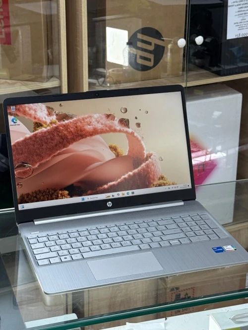 HP LAPTOP 15 DY5XXX I5 1235U 16GO 1TO SSD NVME
