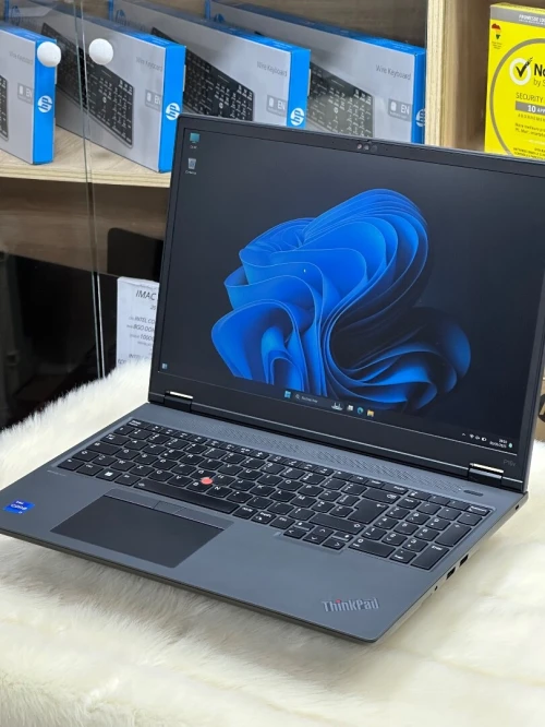 LENOVO THINKPAD P16v I7 13700H 32GO 1TO SSD NVIDIA RTX A1000 6GO 