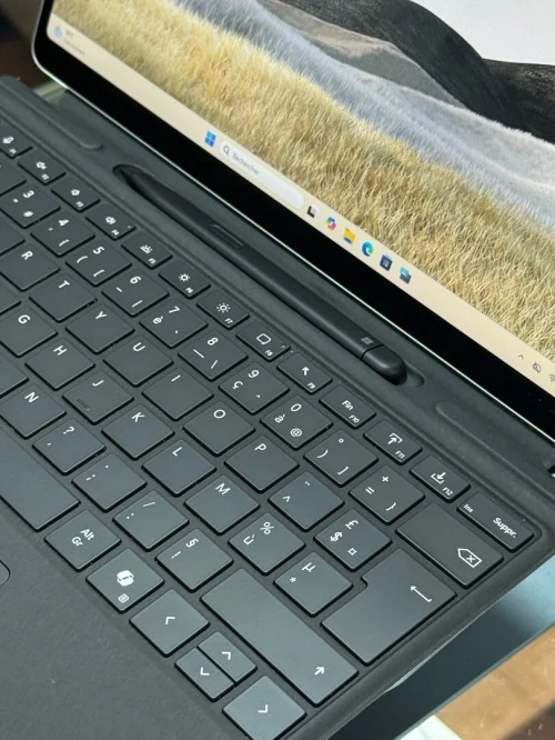 SURFACE PRO 10 ULTRA 7 165U 16GO 256GO SSD NVME TACTILE + STYLET