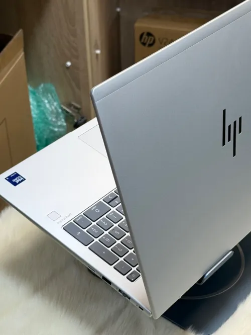 HP ELITEBOOK 660 G11 INTEL ULTRA 5 135U 32GO DDR5 512GO SSD TACTILE 