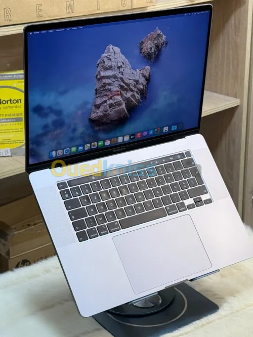 MACBOOK PRO RETINA 16 TOUCHBAR 2019 I9 2.3GHZ 16GO 1TO SSD AMD RADEON PRO 5500M 4GO CYCLE 48