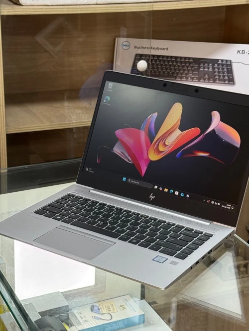 HP ELITEBOOK 840 G6 I7 8565u 8GO 256GO SSD NVME