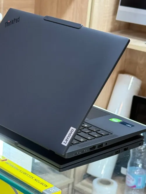 LENOVO THINKPAD T14 GEN 5 INTEL CORE ULTRA 5 VPRO 135U 32GO 256GO SSD NVME NEUF