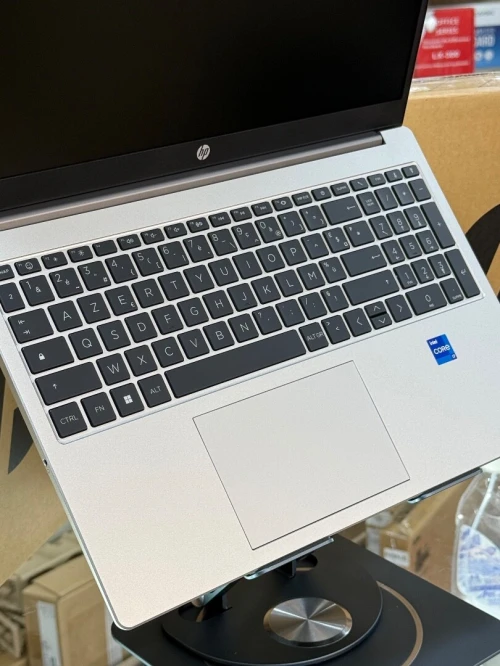 HP 250 G10 I7 1355U 8GO 512GO SSD 15.6 FHD NEUF SOUS EMBALLAGE