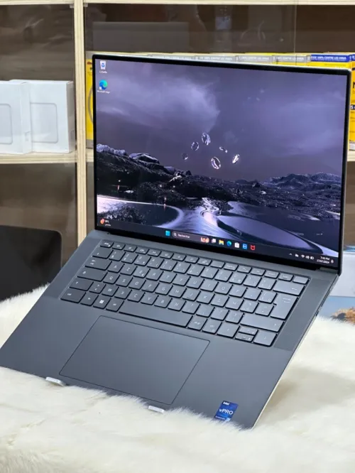 DELL XPS 15 9520 OLED 4K I7 13700H 16GO DDR5 1TO SSD NVIDIA GEFORCE RTX4060 8GO TACTILE NEUF 
