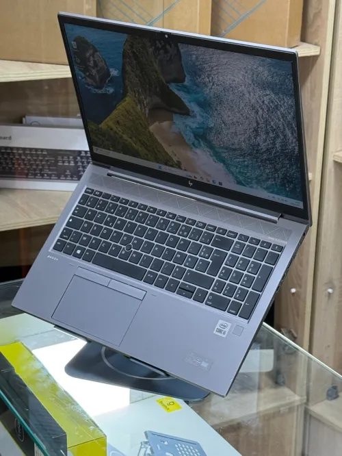 HP ZBOOK FIREFLY 15 G7 I5 10210U 8GO 256GO SSD NVIDIA QUADRO P520 4GO 