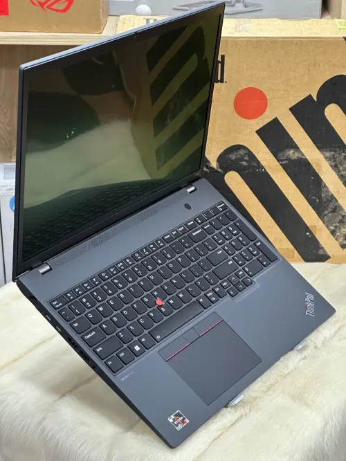 LENOVO THINKPAD P16s Gen 2 AMD RYZEN 7 7840U 64GO DDR5 1TO SSD AMD RADEON 780M NEUF SOUS EMBALLAGE 