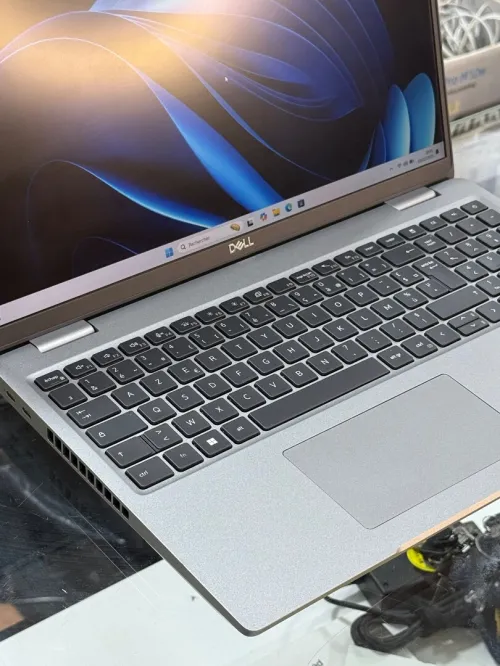 DELL PRECISION 3581 I9 13900H 64GO 1TO SSD NVME NVIDIA RTX2000 ada 8GO GDDR6