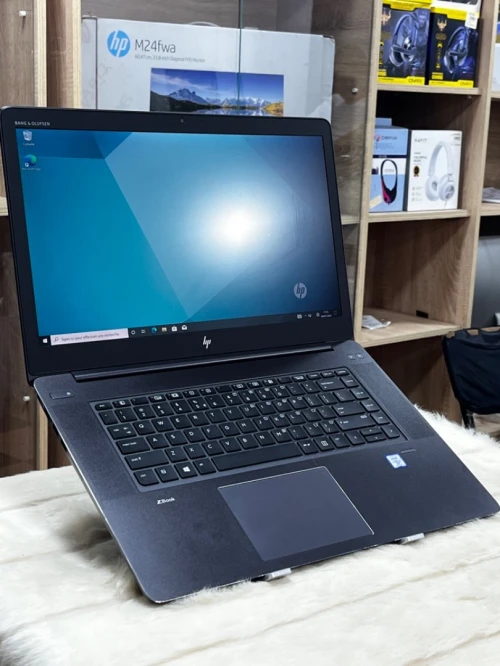 HP ZBOOK STUDIO G4 I7 VPRO 7820HQ 32GO DDR4 512 SSD NIVIDIA QUADRO M1200 4GO 15.6 WIN 10