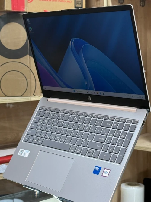 HP LAPTOP 15 FD1XXX INTEL CORE 7 150U 16GO 512GO SSD NVME