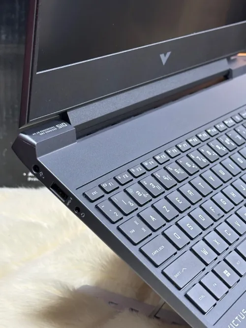 HP VICTUS 15 FB2082WM AMD RYZEN 5 8645HS 16GO DDR5 512GO SSD NVIDIA GEFORCE RTX4050 6GO GDDR6 NEUF 