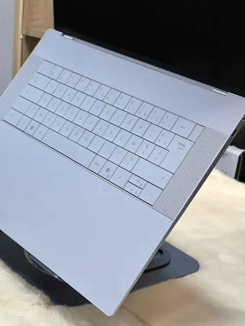 DELL XPS 16 9640 ULTRA 7 155H 16GO DDR5 1TO SSD NVIDIA GEFORCE RTX4050 6GO NEUF SOUS EMBALLAGE 