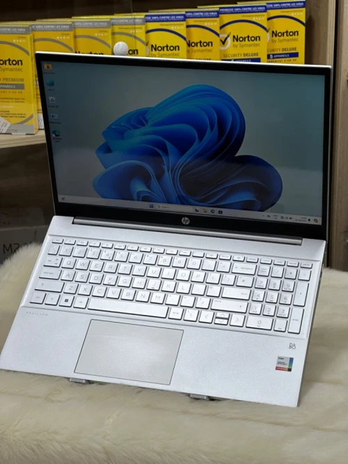 HP PAVILLON 15 EG2XXX I5 1235U 8GO 512GO SSD TACTILE 