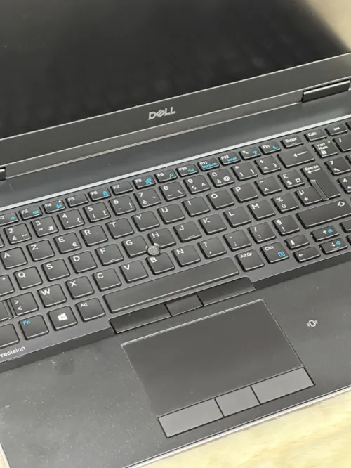 DELL PRECISION 7530 I7 8750H 16GO 256Go SSD NVIDIA QUADRO P1000 4GO 