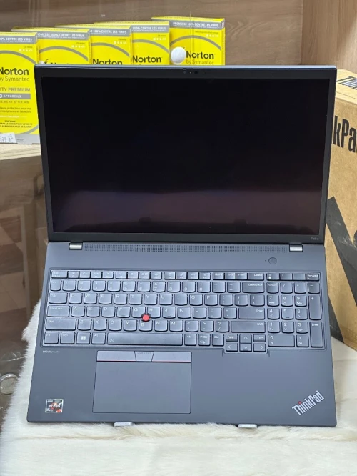 LENOVO THINKPAD P16s Gen 2 AMD RYZEN 7 7840U 64GO DDR5 1TO SSD AMD RADEON 780M NEUF SOUS EMBALLAGE 