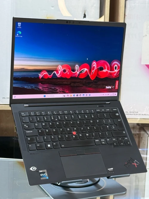 LENOVO THINKPAD X1 CARBON GEN 10 I5 EVO 1235U 16GO 512GO SSD 3K OLED 