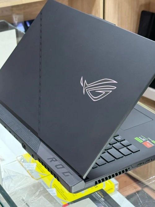 ASUS ROG STRIX G17 AMD RYZEN 9 7945HX 32GO 1TO SSD NVIDIA GEFORCE RTX4080 8GO GDDR6