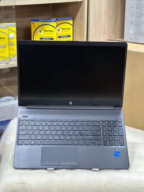 HP 250 G9 I5 1235U 16GO 512GO SSD NEUF SOUS EMBALLAGE 