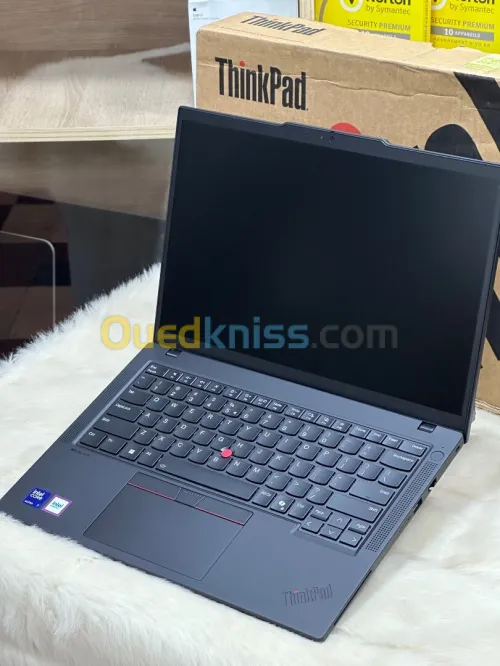 LENOVO THINKPAD T14 GEN 6 AMD RYZEN 7 PRO 8840U 32GO DDR5X 512GO SSD NEUF SOUS EMBALLAGE 