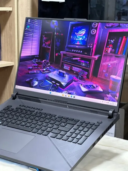 ASUS ROG STRIX G18 G814JIR I9 14900HS 32GO DDR5 1TO SSD NVIDIA GEFORCE RTX4070 8GO GDDR6 
