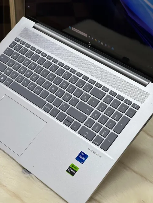 HP ENVY 17 CW0XXX I7 1355U 16GO 512GO SSD NVIDIA GEFORCE RTX3050 4GO GDDR6 17.3 NEUF