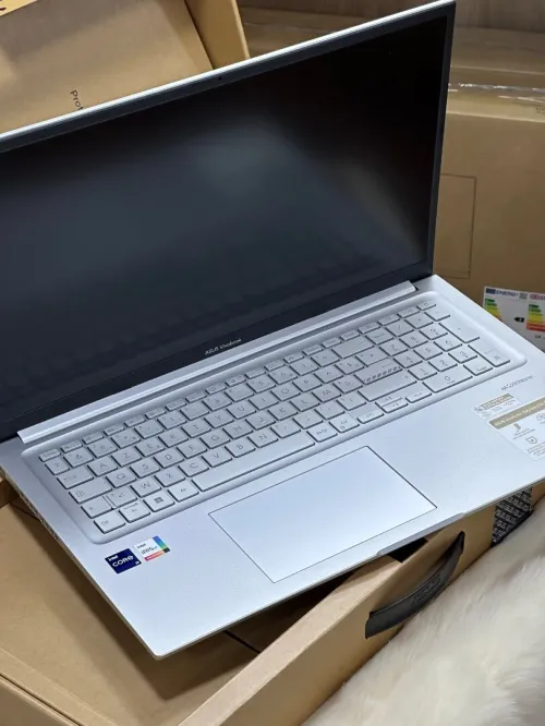 ASUS VIVOBOOK 17 K3704V I9 13900H 32GO 1TO SSD NEUF SOUS EMBALLAGE 