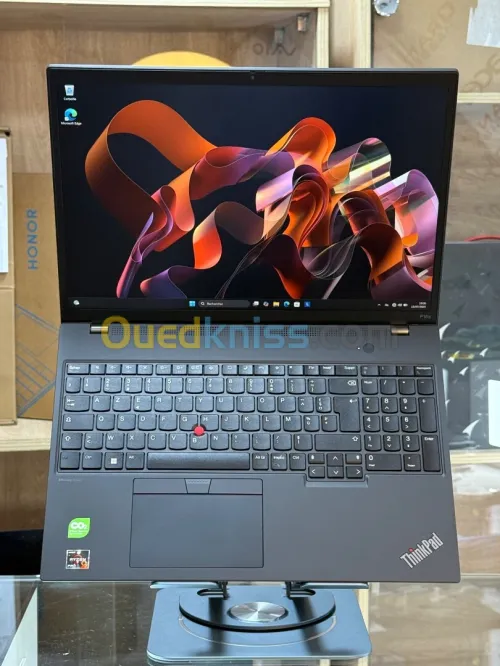 LENOVO THINKPAD P16s Gen 2 AMD RYZEN 7 PRO 7840U 32GO 512GO SSD 