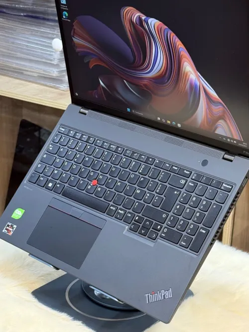 LENOVO THINKPAD P16s GEN 2 AMD RYZEN 7 PRO 7840U 32GO DDR5x 512GO SSD NVME AMD RADEON 780M 4GO GDDR6