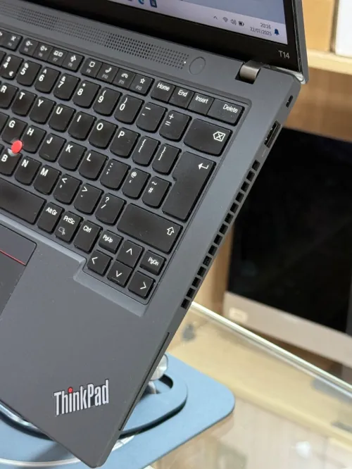 LENOVO THINKPAD T14 GEN 3 AMD RYZEN 7 PRO 6850U 16Go 256GO SSD NVME 