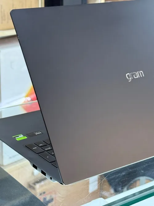 LG GRAM 17 PRO 17Z90SP ULTRA 7 155H 32GO 1TO SSD NVIDIA GEFORCE RTX3050 4GO GDDR6
