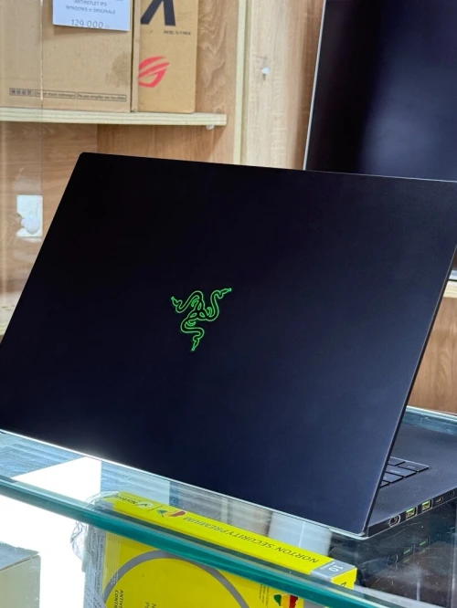 RAZER BLADE RZ09-0421 I7 12800H 32GO 1TO SSD NVIDIA GEFORCE RTX3080Ti 16GO GDDR6 3K 240Hz
