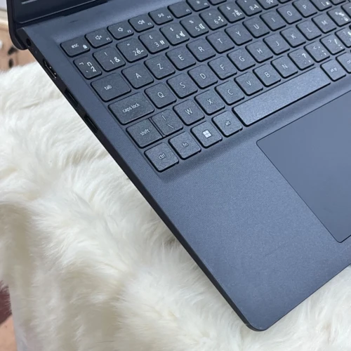 DELL VOSTOR 15 3520 I7 1255U RAM 16GO 512 SSD ECRAN 15.6 FULL HD 1080 WIN 11 PRO 