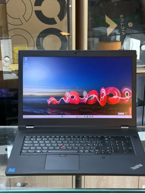 LENOVO THINKPAD P17 Gen 2 I7 11800H 16GO 512GO SSD NVIDIA T1200 4GO