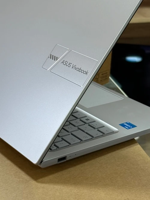 ASUS VIVOBOOK 15 X1504V I3 1315U 8GO 512GO SSD NEUF SOUS EMBALLAGE