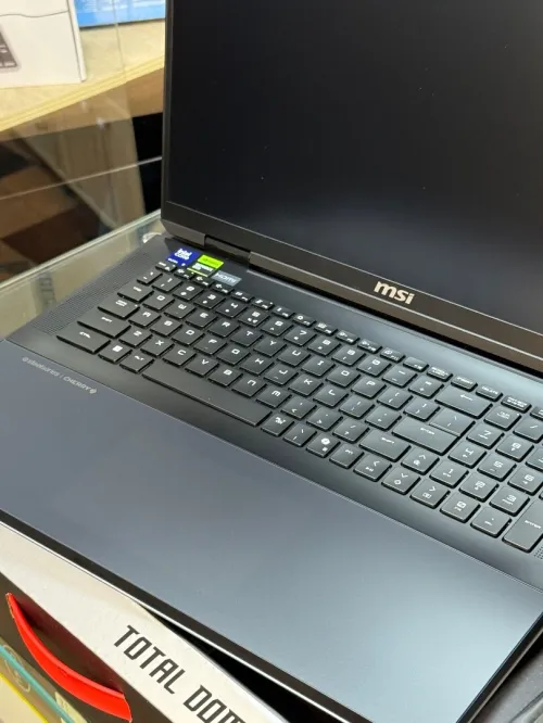 MSI TITAN 18 HX A2XWIG ULTRA 9 285HX 64GO 4TO SSD NVIDIA GEFORCE RTX5080 16GO NEUF SOUS EMBALLAGE 
