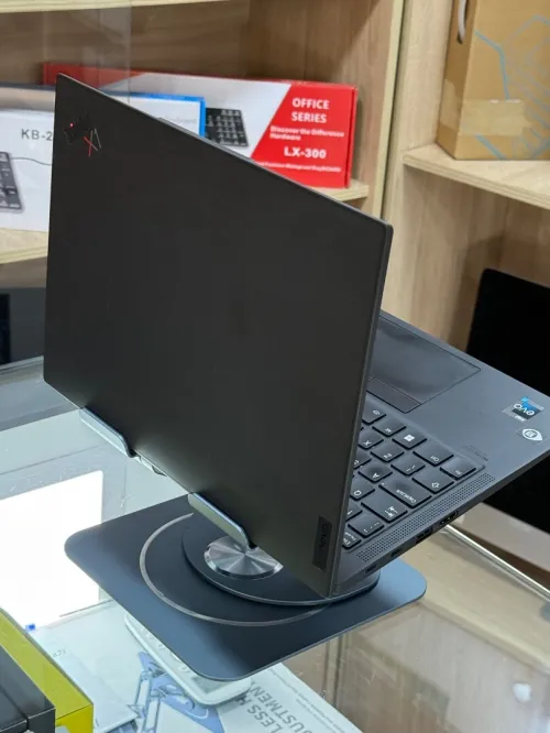LENOVO THINKPAD X1 CARBON GEN 10 INTEL CORE I7 EVO 1260P 32GO 1TO SSD 3K OLED 