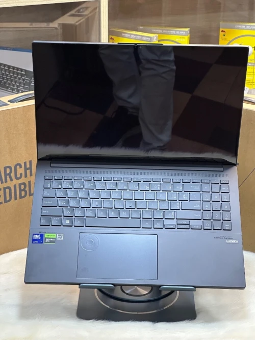 ASUS VIVOBOOK PRO 15 Q533M OLED INTEL ULTRA 7 155H 16GO 1TO SSD NVIDIA GEFORCE RTX3050 6GO NEUF 