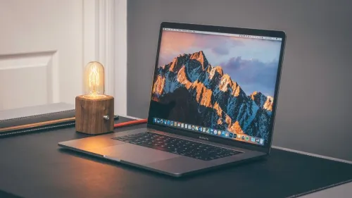 TOUCHBAR 15.4" 2018 I7 2.2GHZ 16GO 256GO SSD AMD RADEON PRO 555X 4GO GDDR5 CYCLE 61